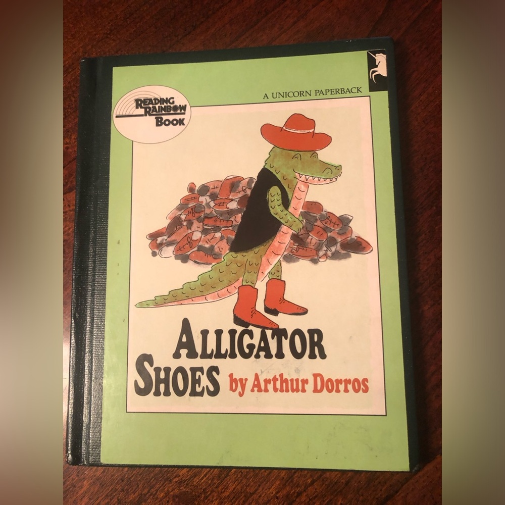 Alligator Shoes - Storybook by Arthur Dorros - Green- Hardback